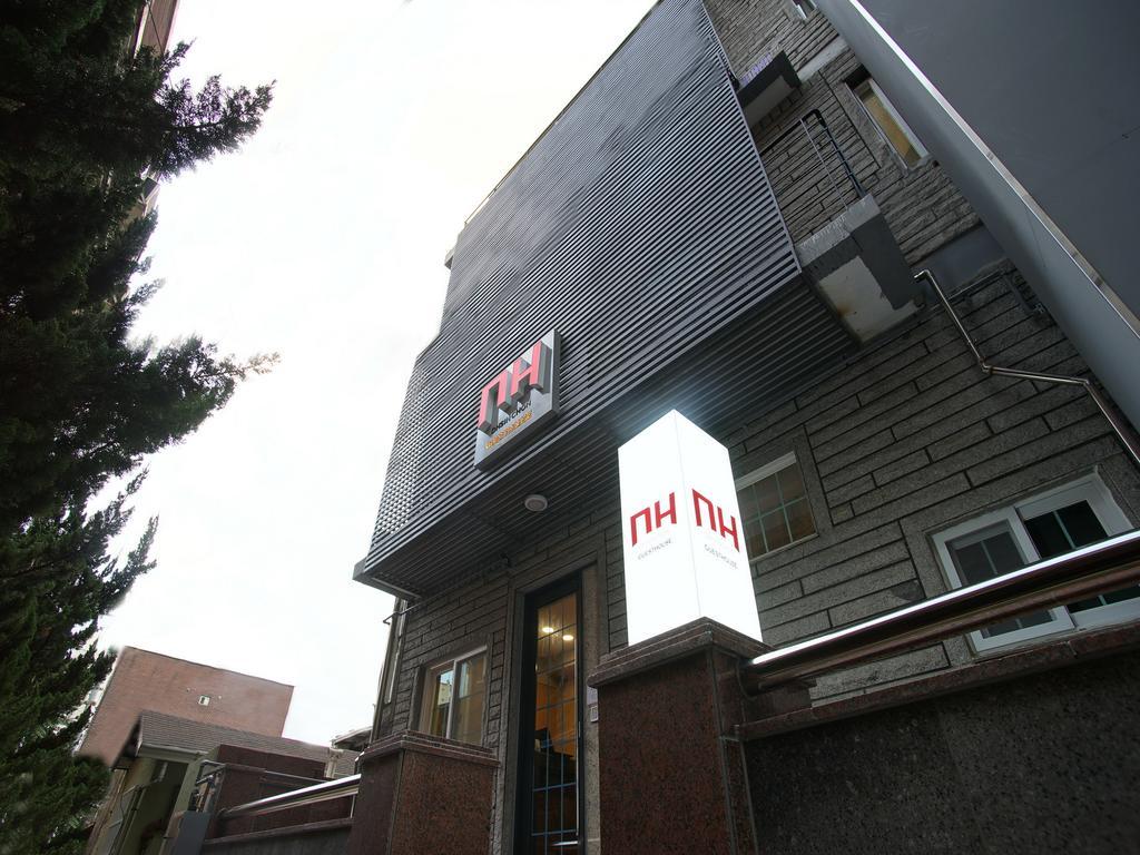 D.H Sinchon Guesthouse Séoul Extérieur photo